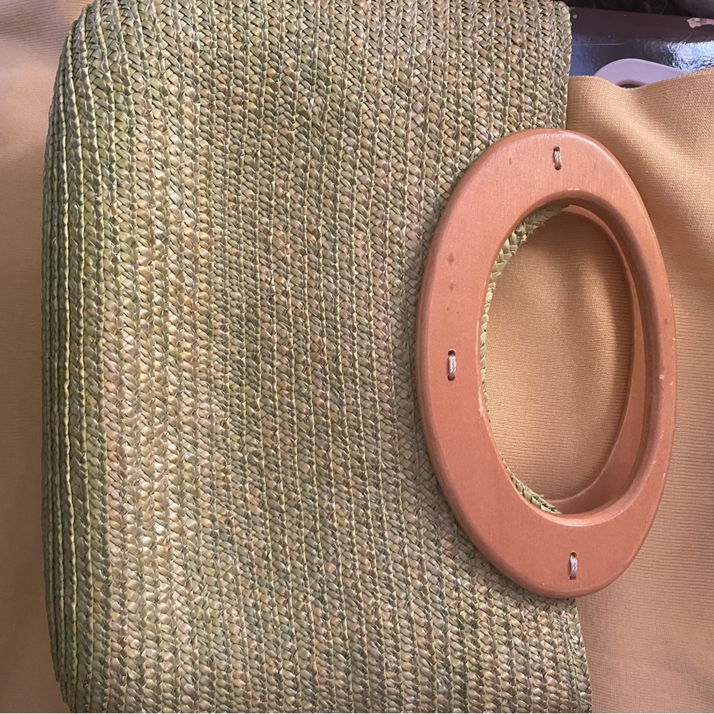 Fashion purse, elegant and casual, with a distinction of class.